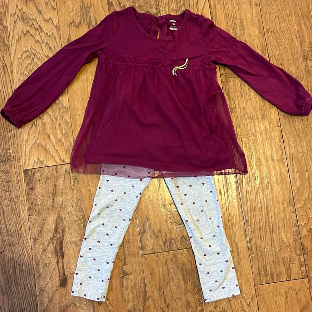 Carter’s 2 Piece Outfit Size 5T.